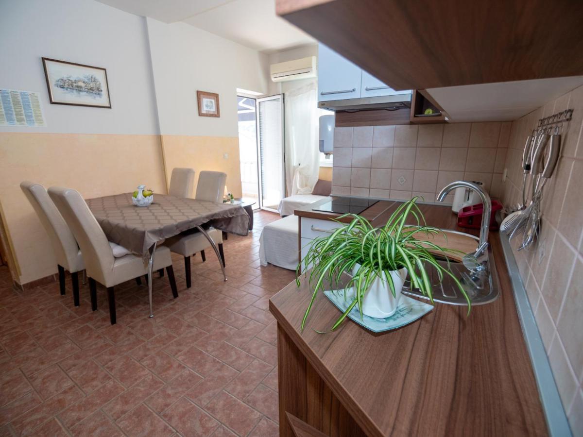 לופאר Apartmani Baja מראה חיצוני תמונה